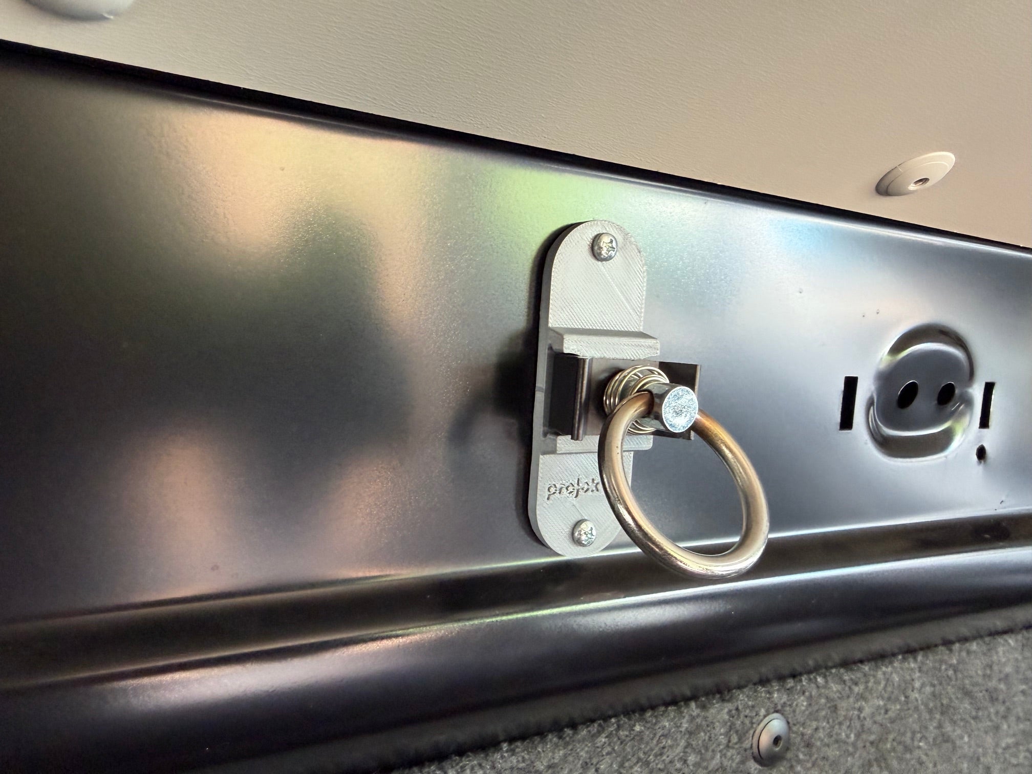 Abdeckung mit Airline Punkt passend für VW Caddy 3+4
